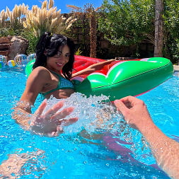Laynee James in 'Lubed' Dripping Temptation (Thumbnail 7)